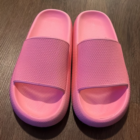 ⭐️ Comfy Slides - Picture 5 of 7